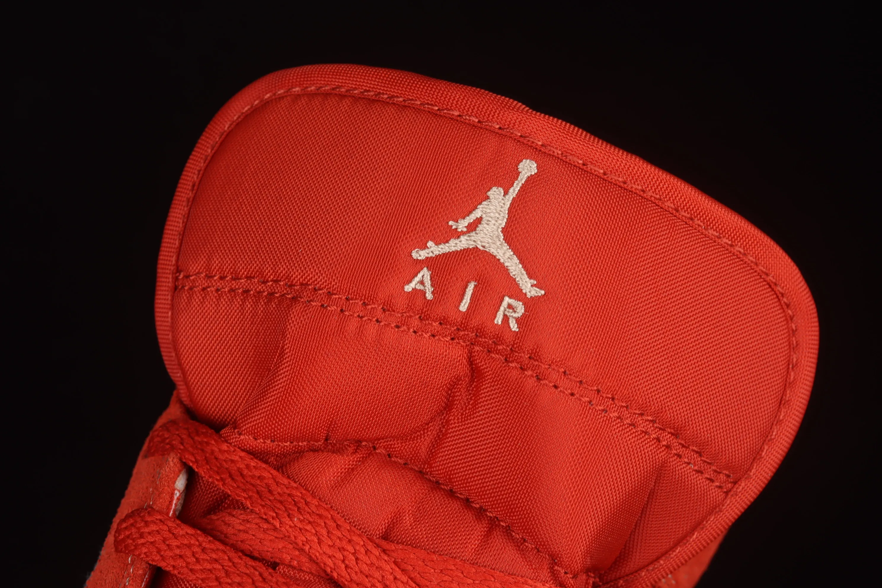 All categories Air Jordan Jordan series basketball shoes Air Jordan 1 Mid G version pure original Levi's x Air Jordan 1 Mid "Denim" AJ1 Joe 1 Levi's denim mid-top basketball shoes DM4352-600